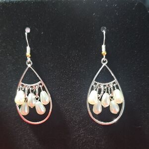 💜2 For $10💜 Handmade Pearl Drop Teardrop Dangle Earrings - White Pearlescent